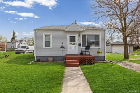 8436 Prospect Ave, Warren, MI 48089