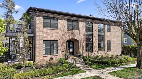 850 Greenwood St, Birmingham, MI 48009