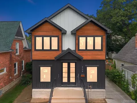 205 Pine St, Rochester, MI 48307