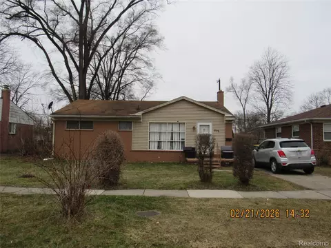 672 Nash Ave, Ypsilanti, MI 48198