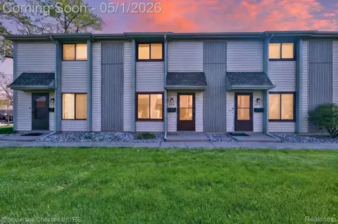 2513 Samoset Rd, Royal Oak, MI 48073