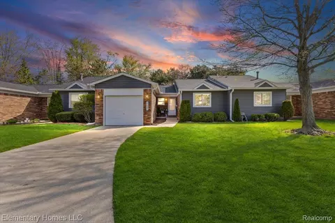 37886 Erna Dr, Sterling Heights, MI 48312