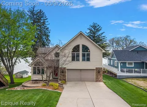 4521 Parnell Dr, Village Of Clarkston, MI 48346