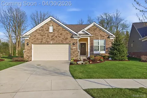 3031 Sumerlyn Ct, Auburn Hills, MI 48326