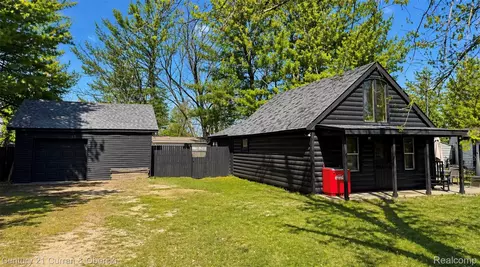 204 Beech St, Roscommon, MI 48629