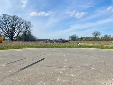 0005 Daisy Ln # B, Almont, MI 48003