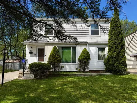 711 Lochhead Ave, Flint, MI 48507