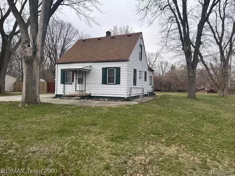 20175 Finley St, Clinton Township, MI 48035