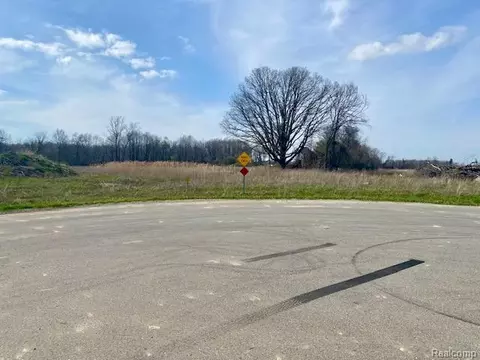 0005 Daisy Ln # C, Almont, MI 48003