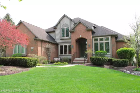 47671 Stratford Dr, Canton, MI 48187
