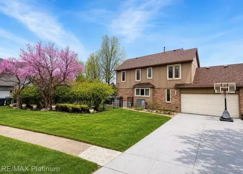 14751 Ashton Ln, Shelby Township, MI 48315