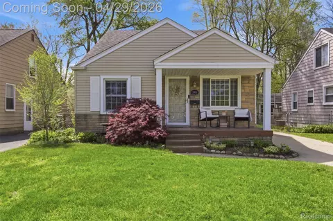2304 E 4th St, Royal Oak, MI 48067
