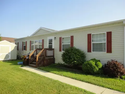 955 Cameron Cir, Raisinville, MI 48161