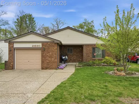 21660 Roosevelt Ave, Farmington, MI 48336