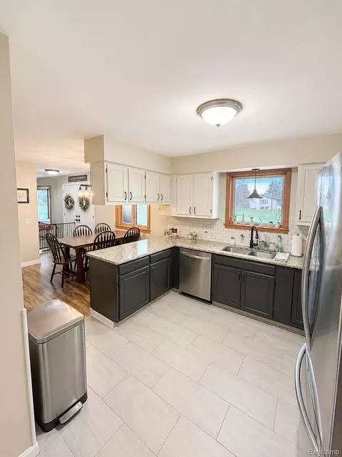 3480 Clearwater Dr, Davison, MI 48423