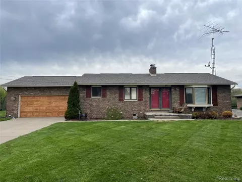 3480 Clearwater Dr, Davison, MI 48423