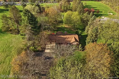 4134 Sleeth Rd, Commerce, MI 48382