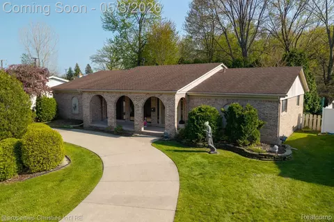 11340 Alger St, Warren, MI 48093