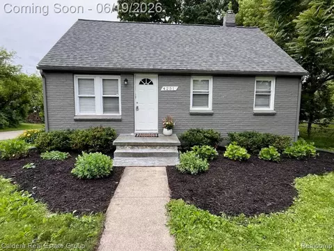 4251 Quebec St, Auburn Hills, MI 48326