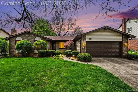 33593 Curtis Road Rd S, Livonia, MI 48152
