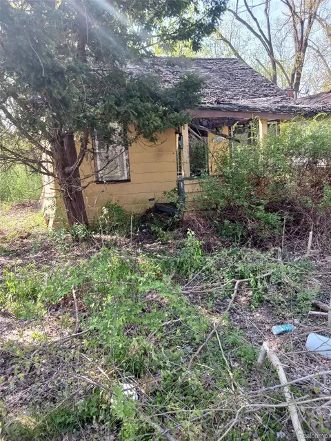 15485 Grayfield St, Detroit, MI 48223