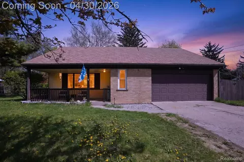 2141 E Hill Rd, Grand Blanc, MI 48439