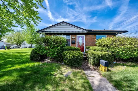26155 Groveland St, Madison Heights, MI 48071