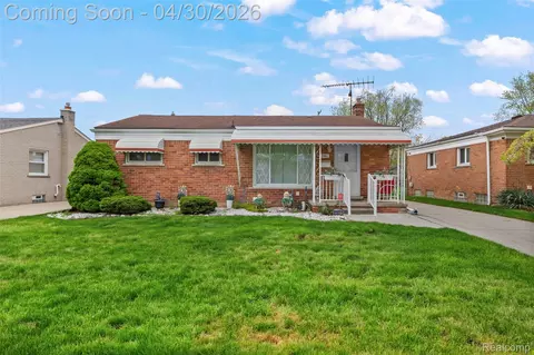 7961 Lincoln St, Taylor, MI 48180
