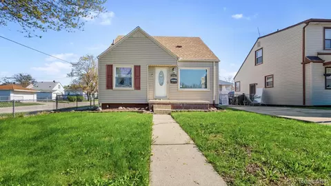 486 Lincoln Ave, Lincoln Park, MI 48146