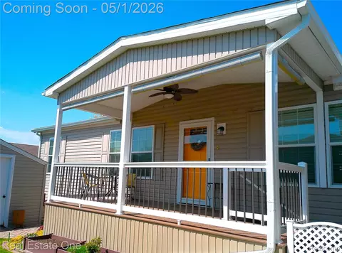 11730 Cedarbrook Dr, Green Oak, MI 48178