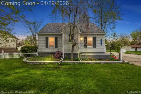 21301 Saint Gertrude St, Saint Clair Shores, MI 48081