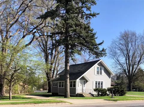 427 S State Street St, Caro, MI 48723