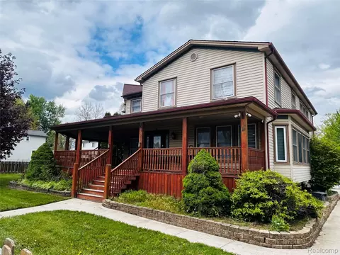 8186 Lenore St, Dearborn Heights, MI 48127