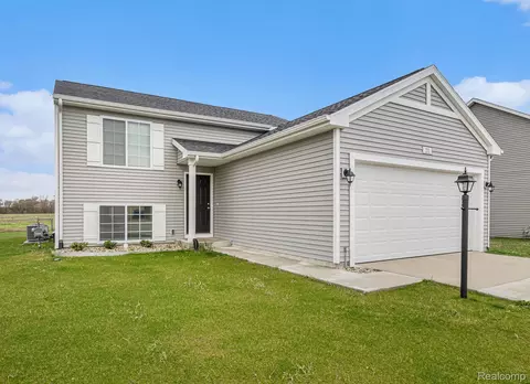 3166 Quail Ridge Ct, Clio, MI 48420