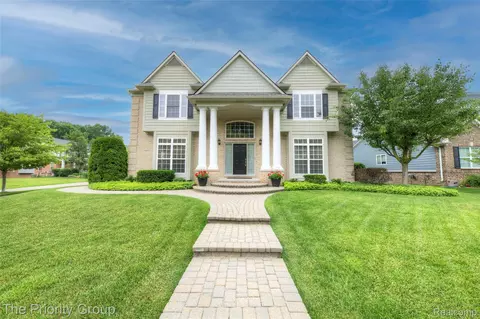 6083 Village Ct, Independence, MI 48346