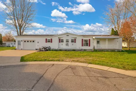 4333 24th Ave #80, Fort Gratiot, MI 48059