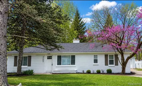 21063 Mada Ave, Southfield, MI 48075