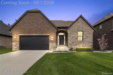 55162 Benson Ct, Shelby Township, MI 48316