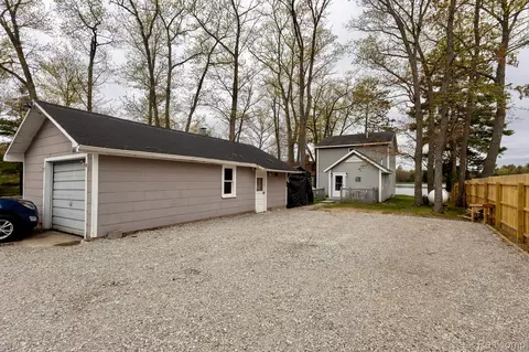 2779 Horseshoe Lake Rd, Foster, MI 48661