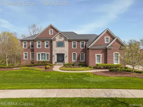 50682 Tamarack Trl, Northville, MI 48168