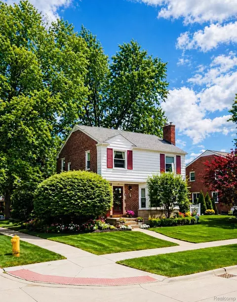 301 Claremont St, Dearborn, MI 48124