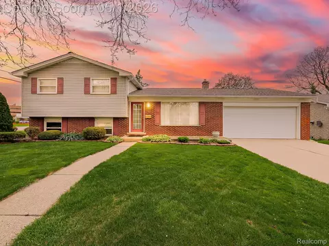 36372 Meadowbrook St, Livonia, MI 48154