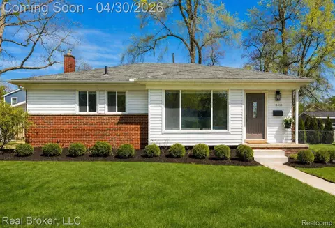 8410 Northfield Blvd, Oak Park, MI 48237