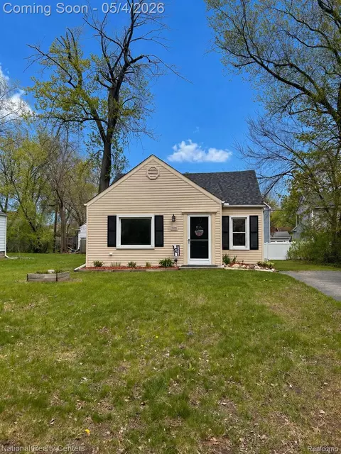 1535 Marylestone Dr, West Bloomfield, MI 48324