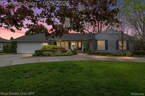 65 Willison Rd, Village Of Grosse Pointe Shores, MI 48236