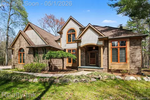 4927 Nature View Ct, Genoa, MI 48843