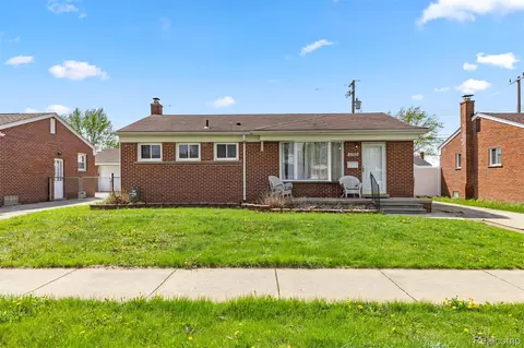 5755 Plainfield St, Dearborn Heights, MI 48127