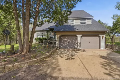 1615 N Five Lakes Rd, Attica, MI 48412