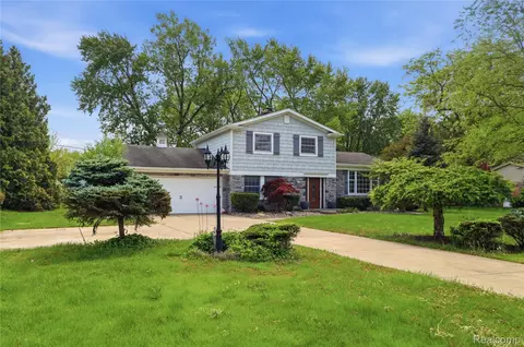 4168 Mccandlish Rd, Grand Blanc, MI 48439