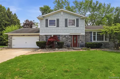 4168 Mccandlish Rd, Grand Blanc, MI 48439